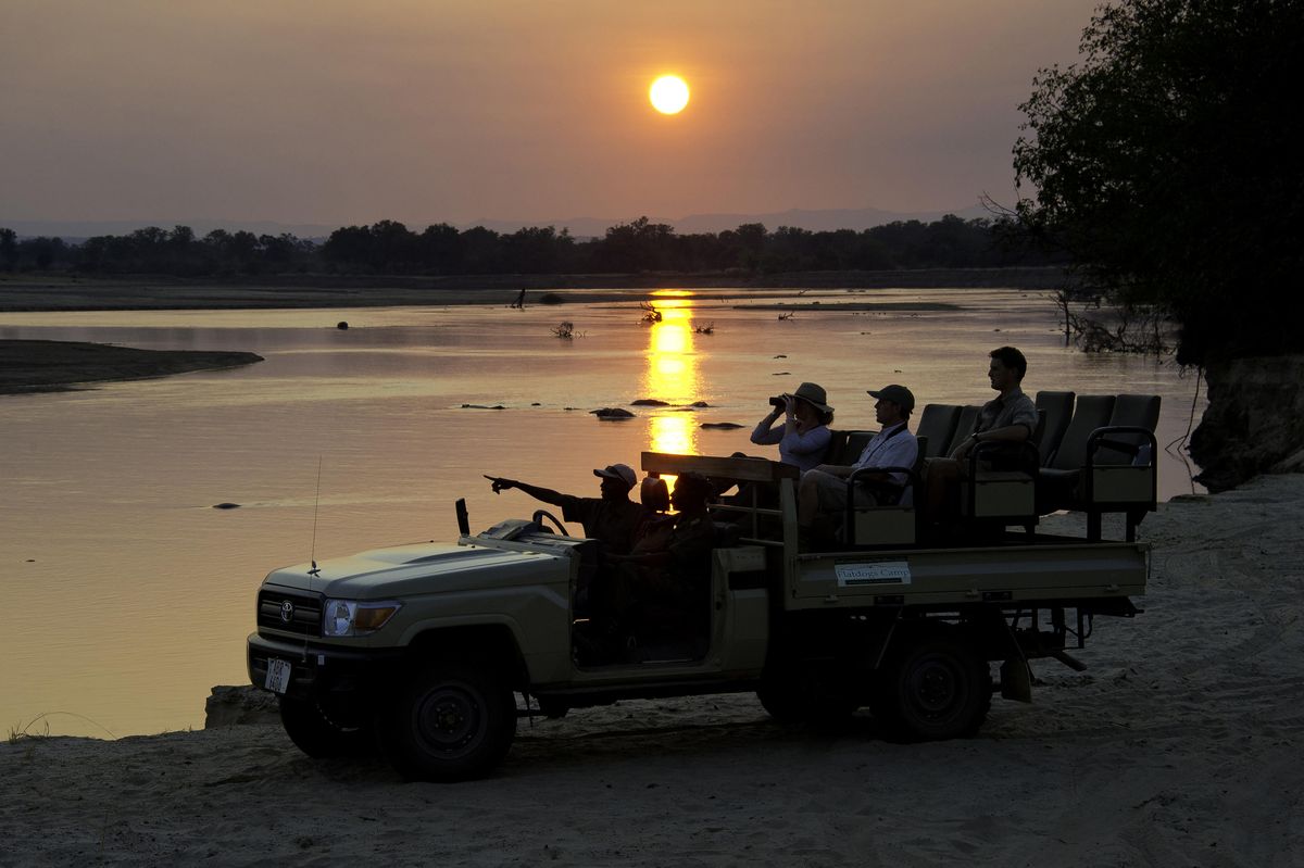 Flatdogs game drive sunset