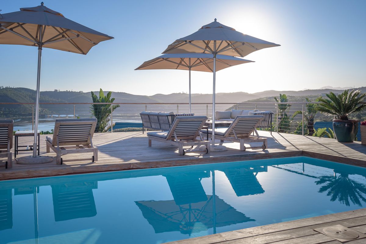The Elephant Hyde of Knysna pool