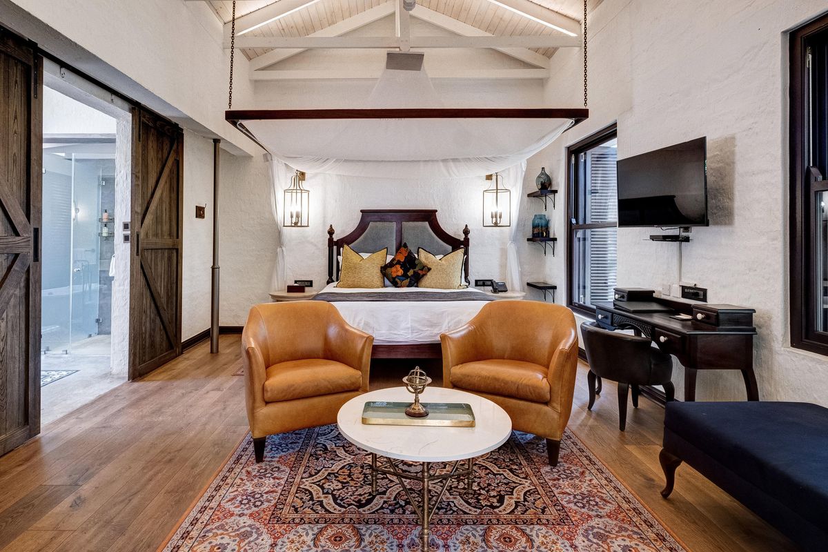 Mbano Manor Hotel suite