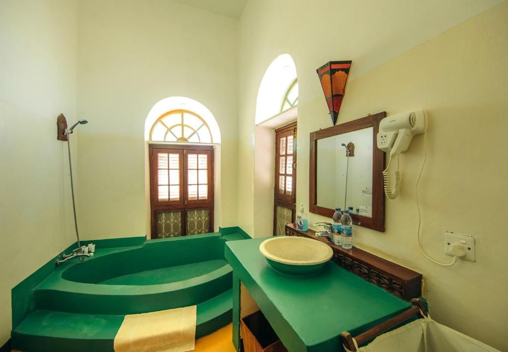 Swahili House bath