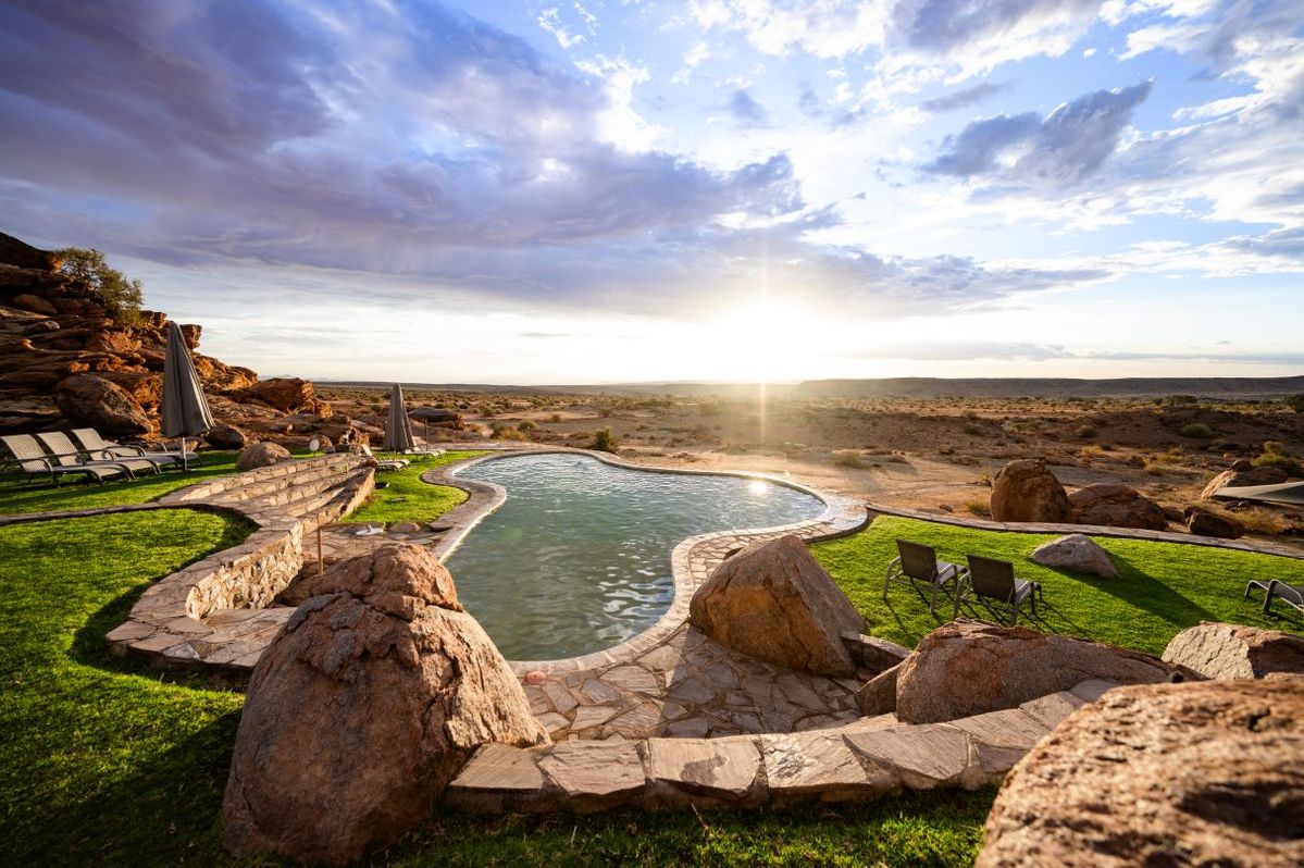 Canyon Lodge pool area