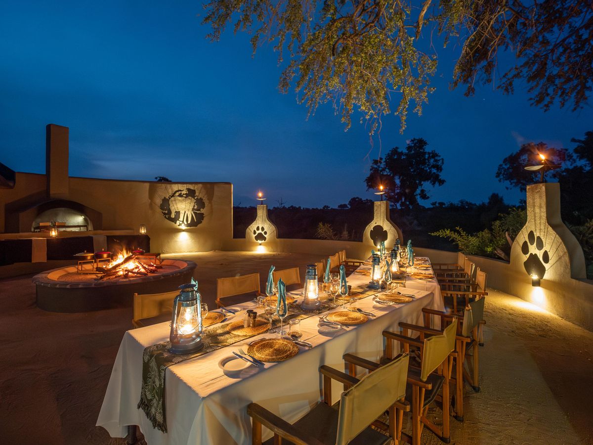 Kambaku River Sands dining