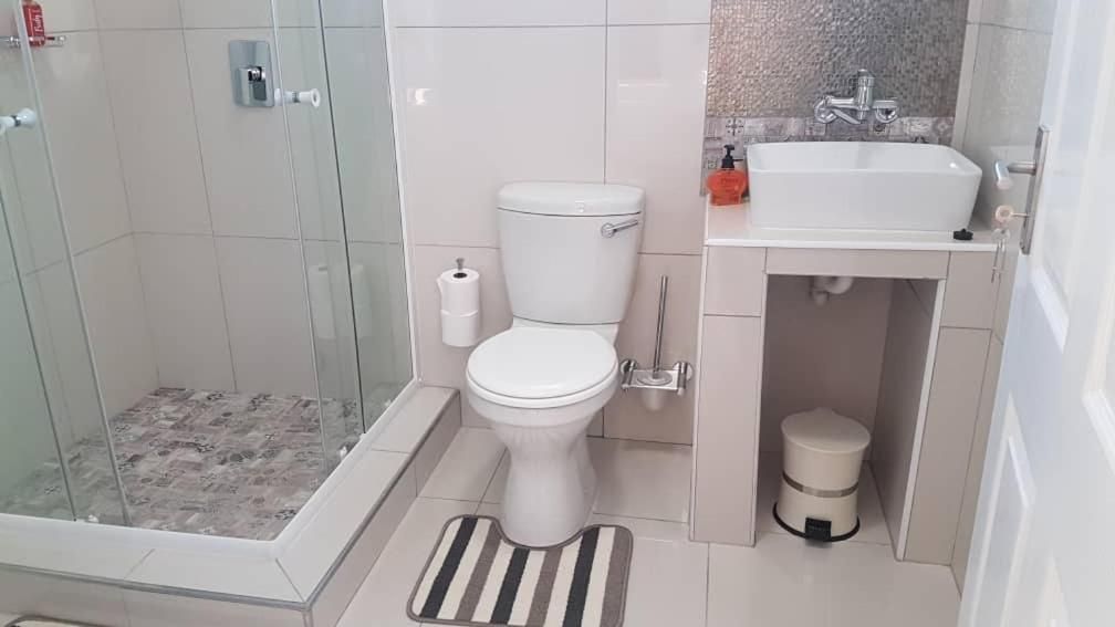 Kairos Cottage B&B bath