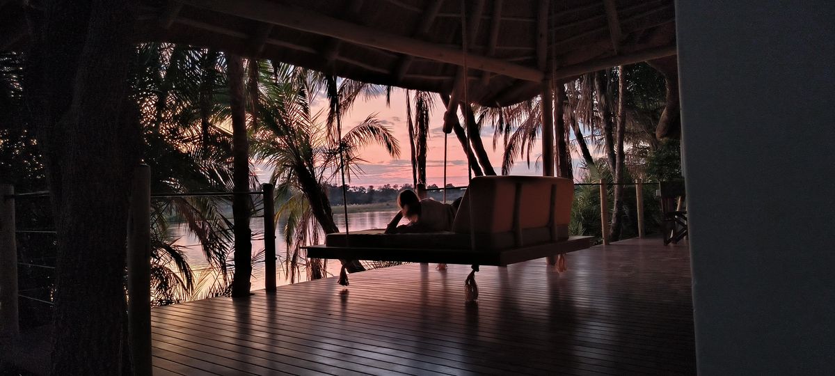 Ndhovu Safari Lodge deck