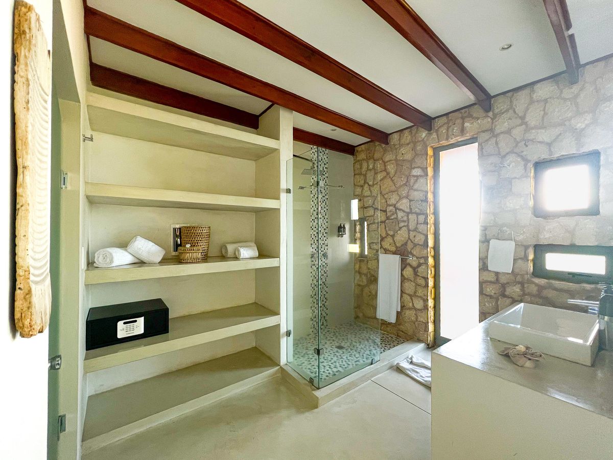 Bahia Mar Boutique Hotel bath