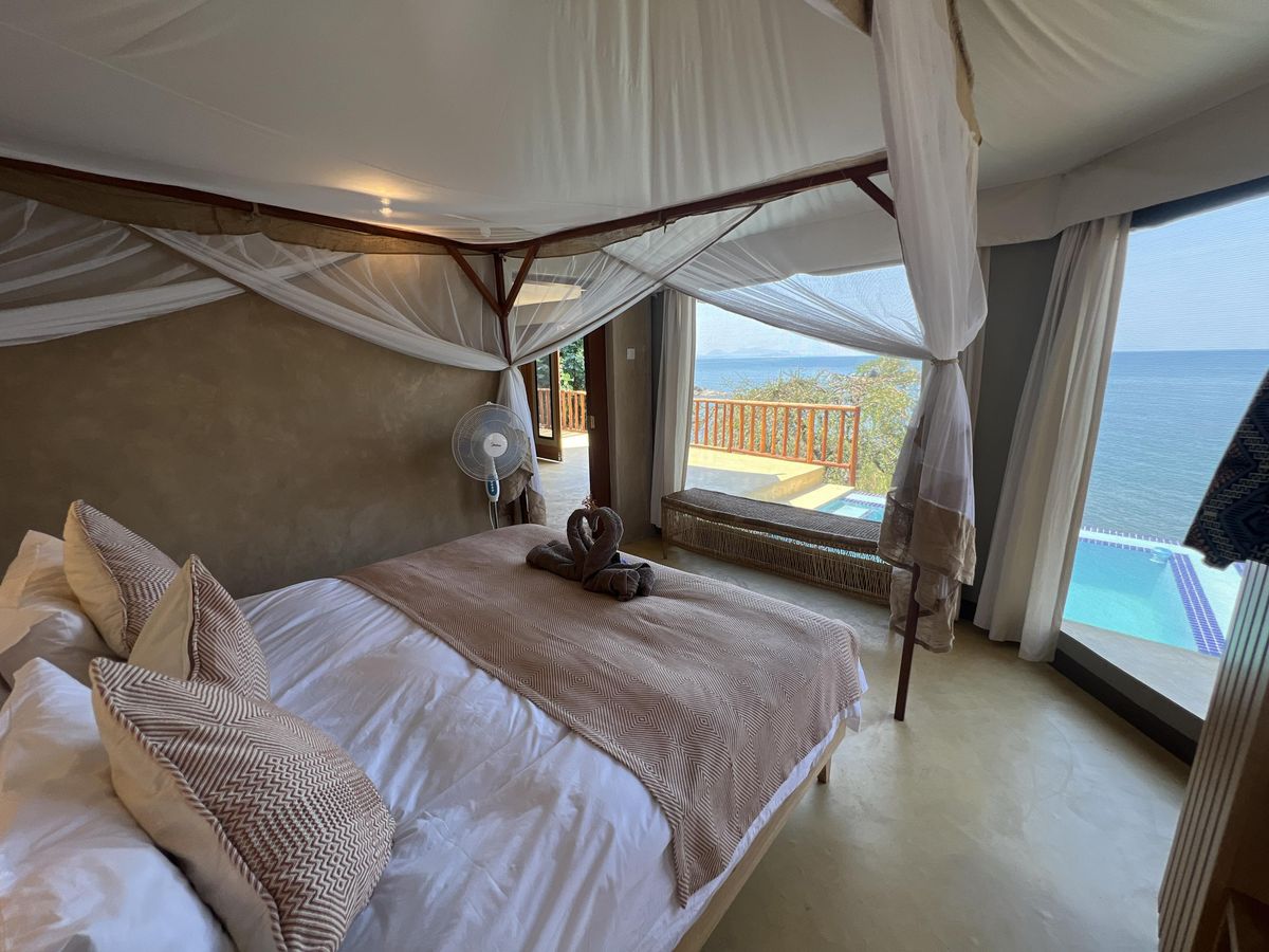 Blue Zebra Island Lodge weaver room view