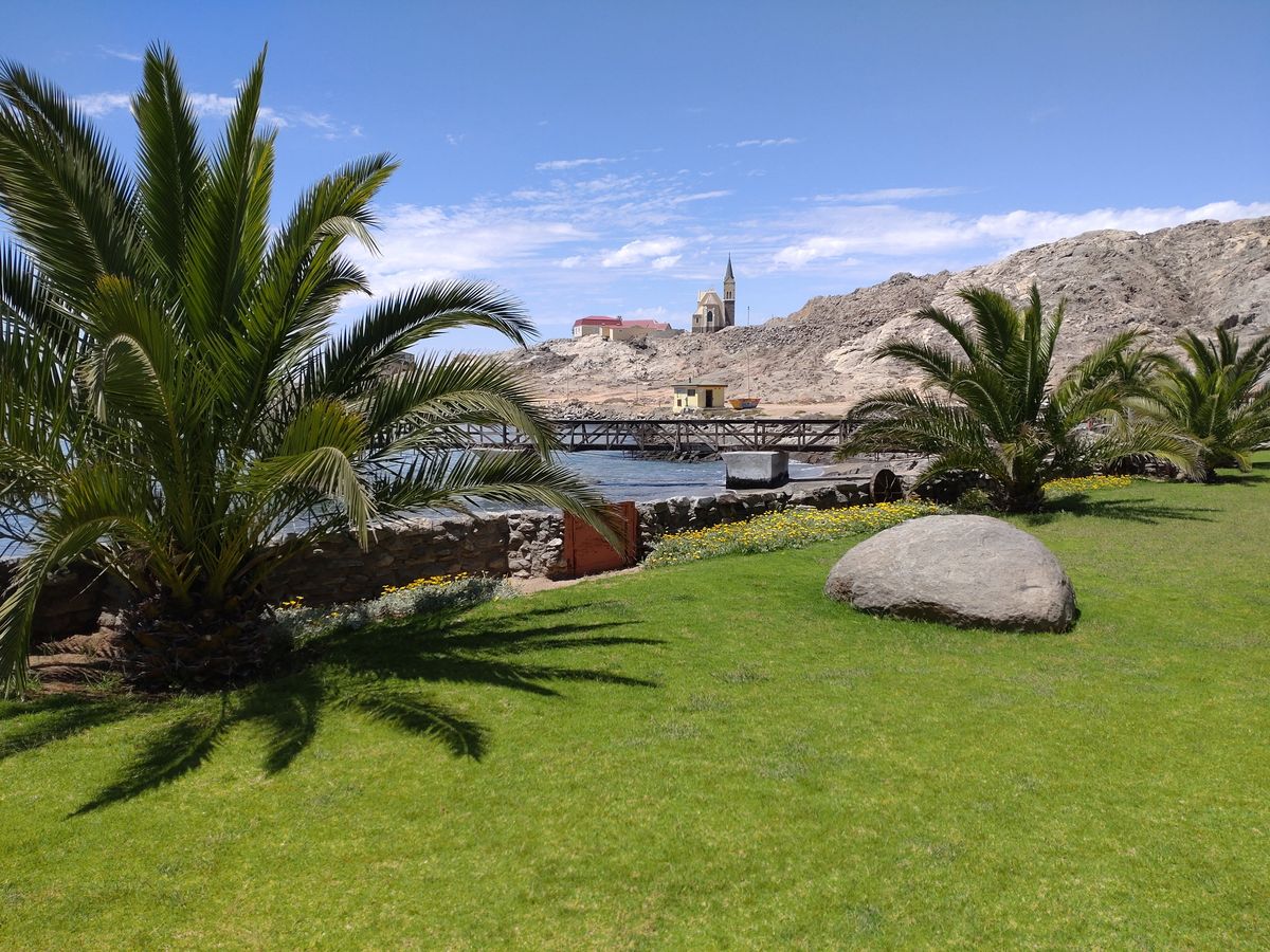 Lüderitz Nest Hotel garden view