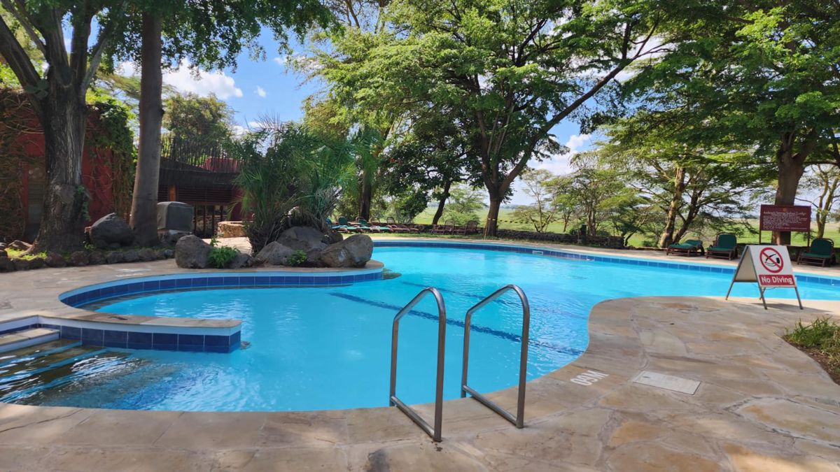 Amboseli Serena pool