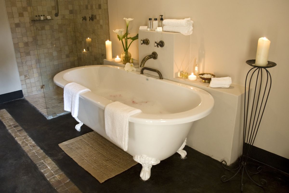 Huntingdon House bath