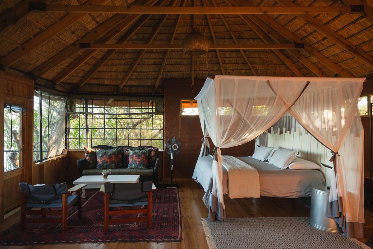 Chundukwa River Lodge bedroom