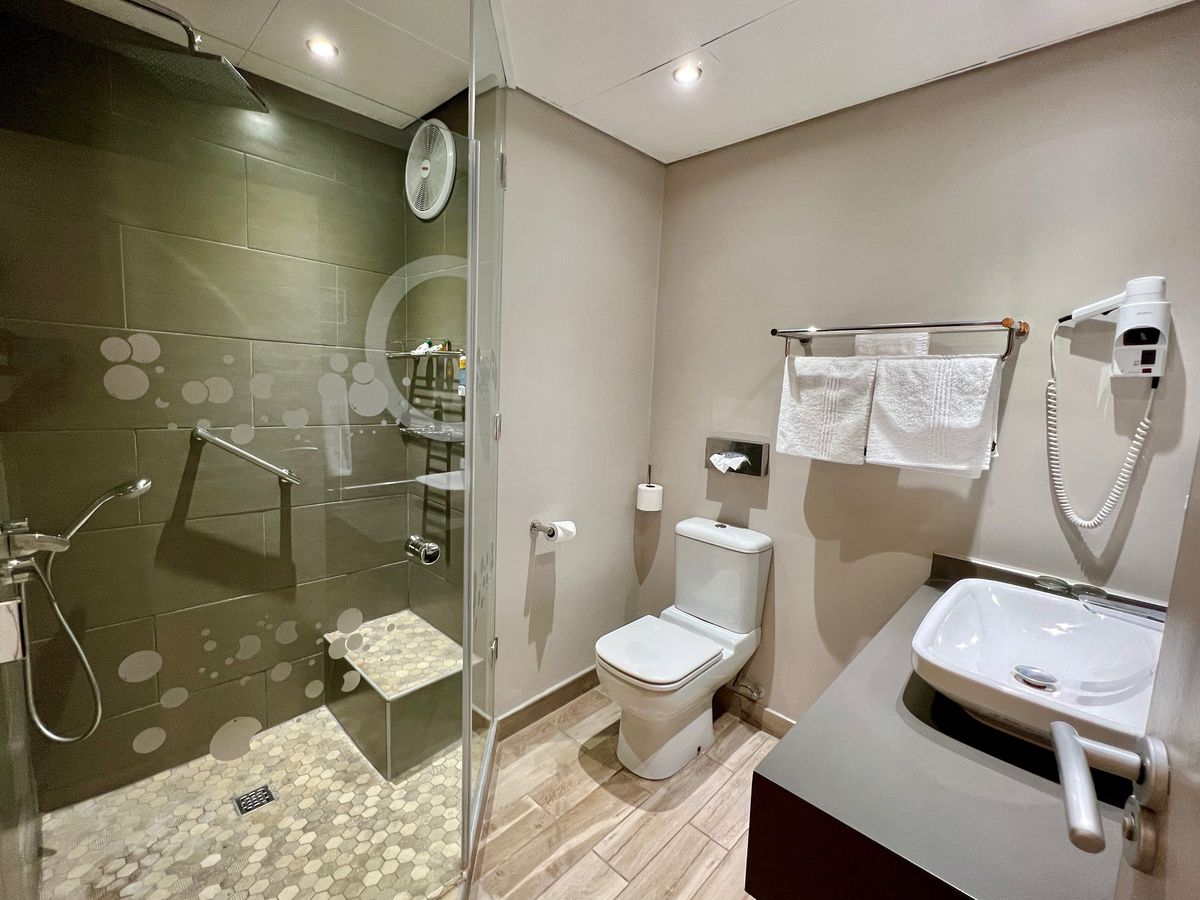 Lüderitz Nest Hotel bath