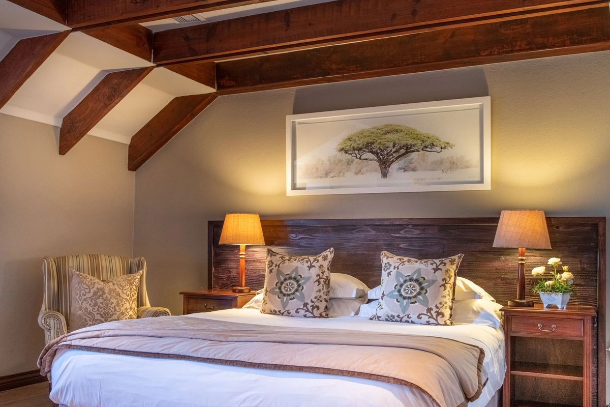 Oliver's Restaurant & Lodge lux room