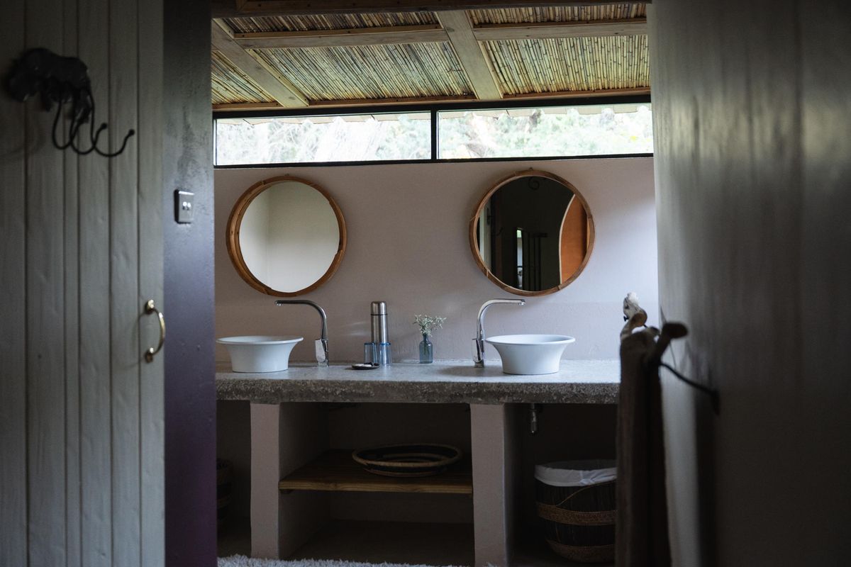 Chundukwa River Lodge bath