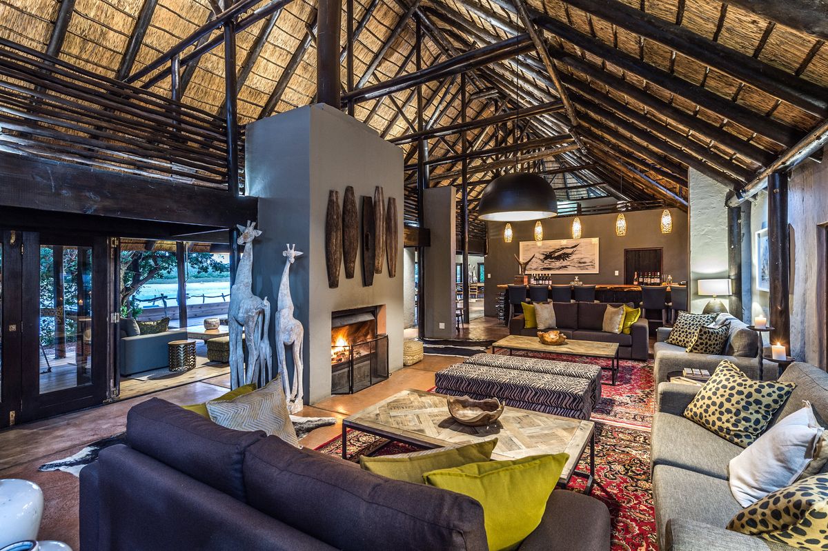 Kariega River Lodge lounge
