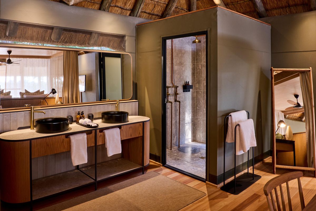 Savuti Safari Lodge bath