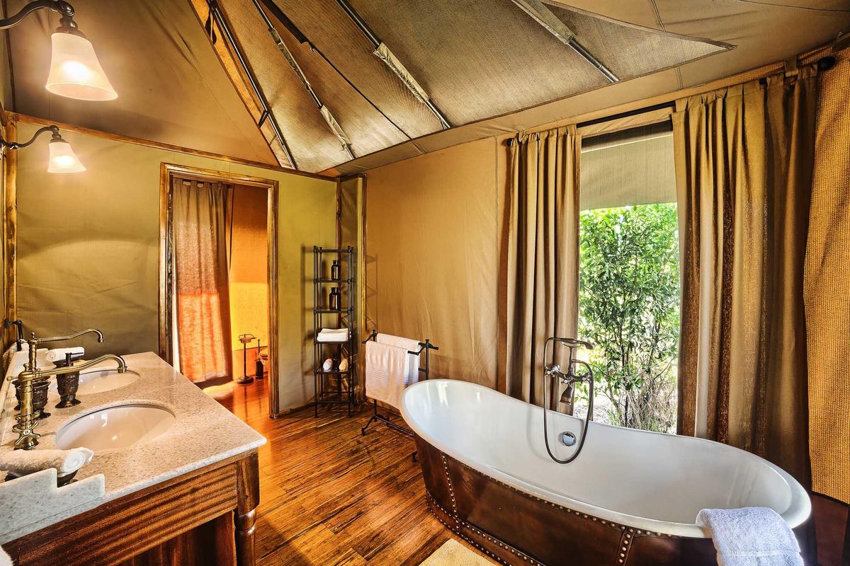 Elewana Sand River bath