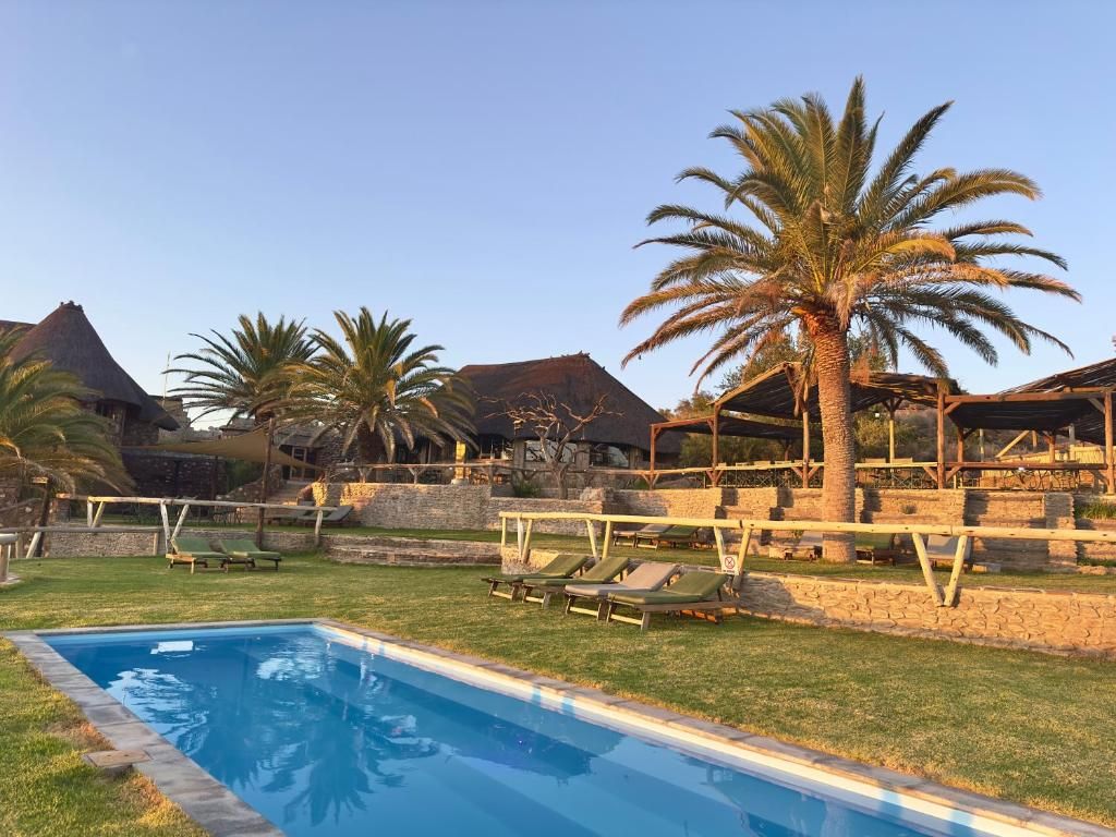 Onjala Lodge pool