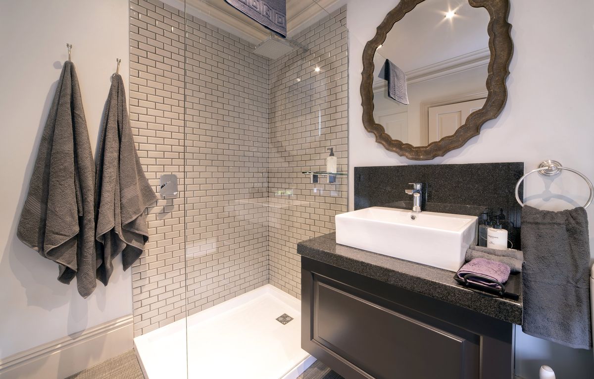La Fontaine Boutique Hotel bath