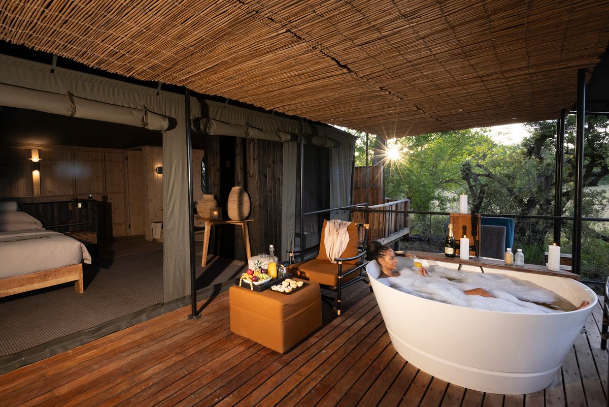 Kiri Camp outdoor bath