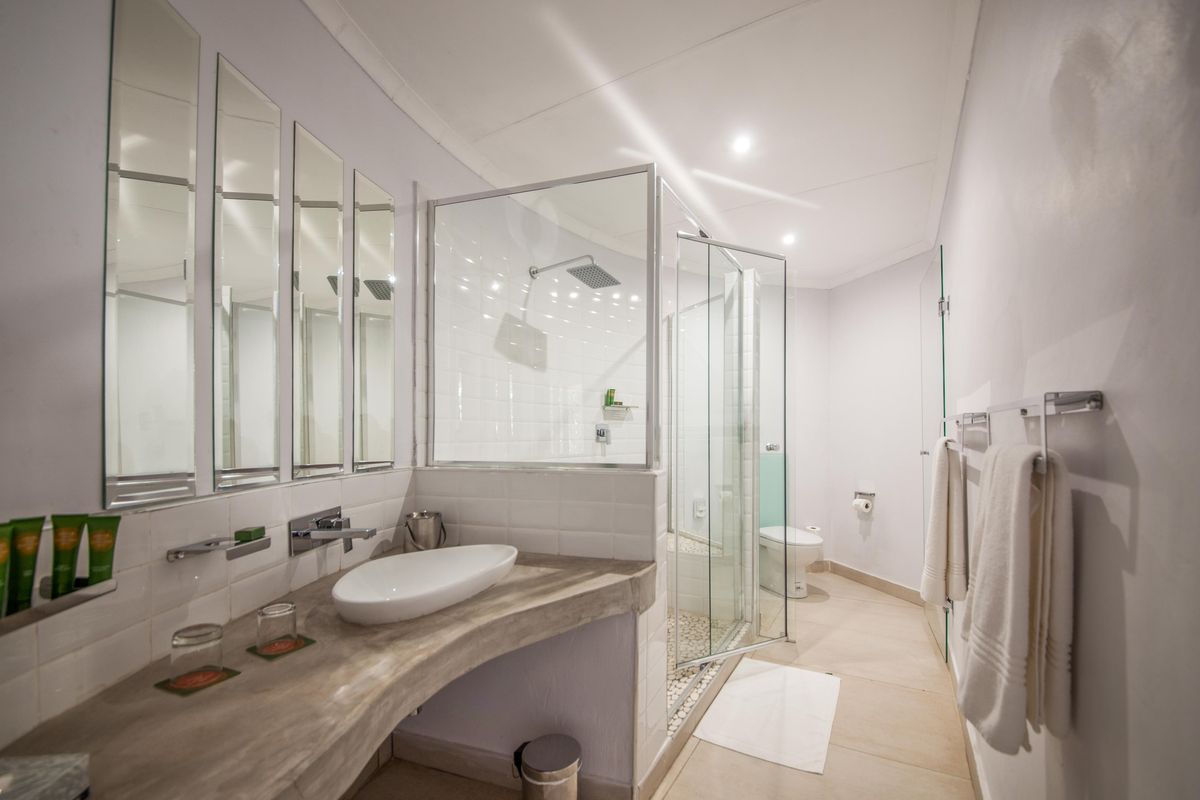 Chobe Safari Lodge shower