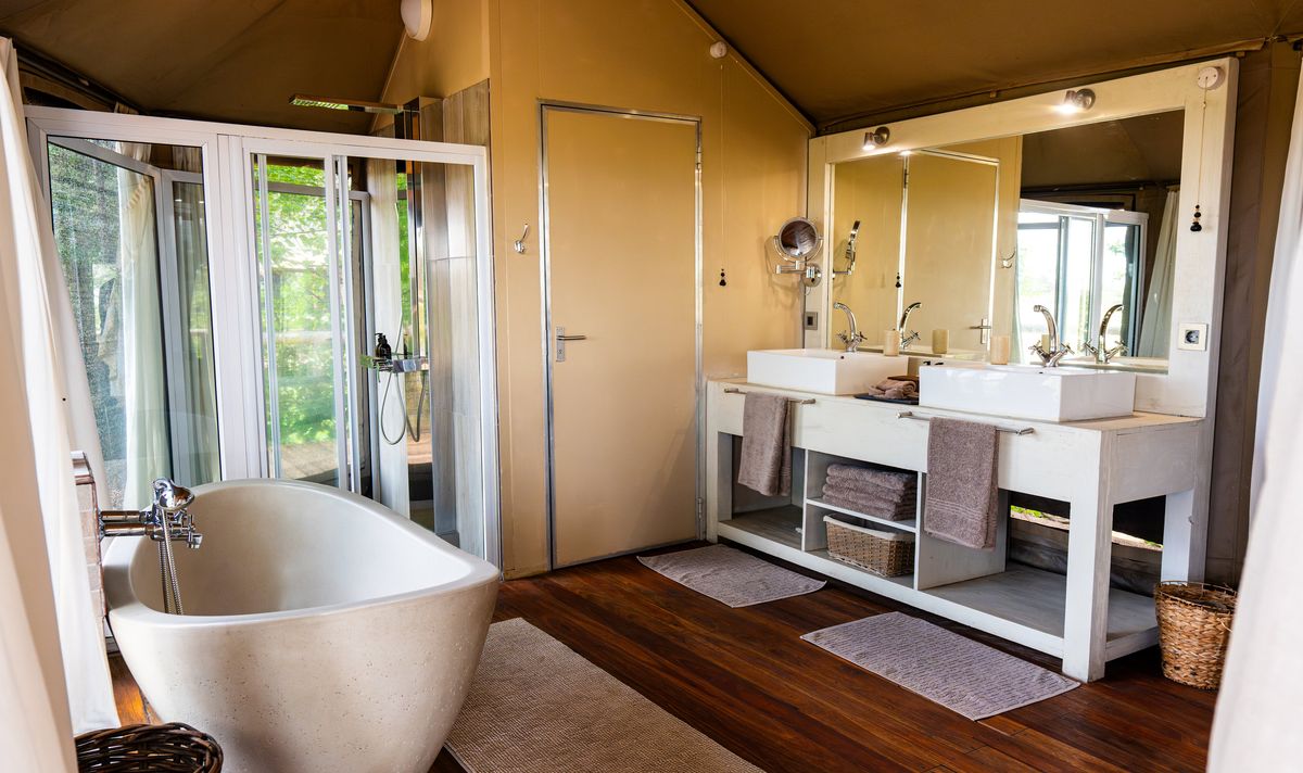 Nambwa Tented Lodge bathroom