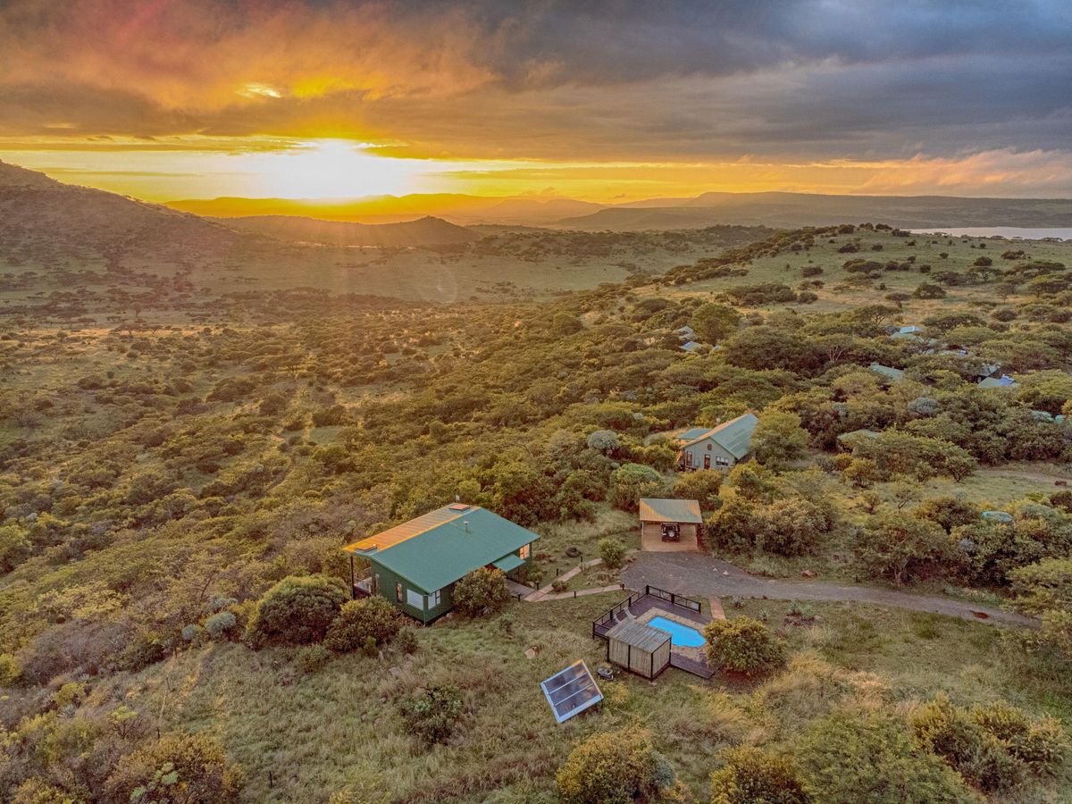 Three Tree Hill Lodge aerial view