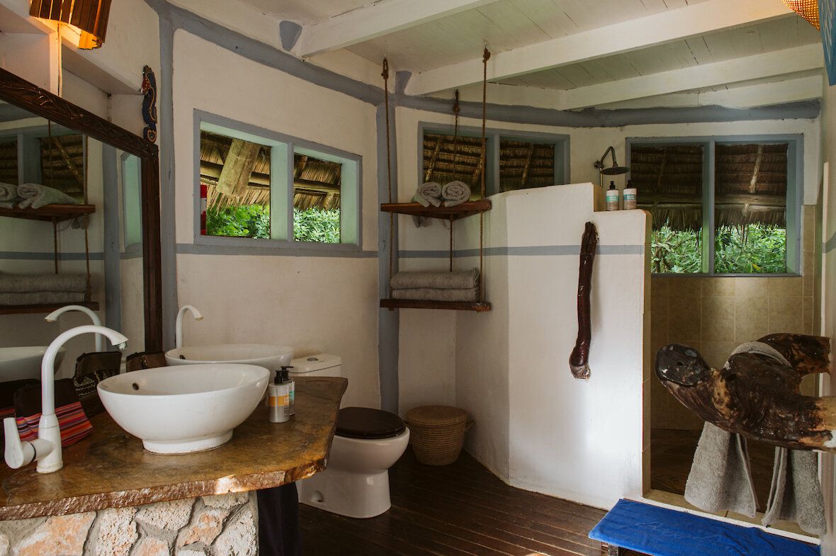 Lazy Lagoon bath