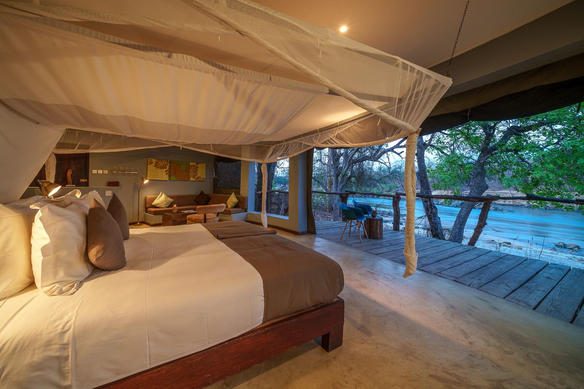 Mkulumadzi Lodge room with view