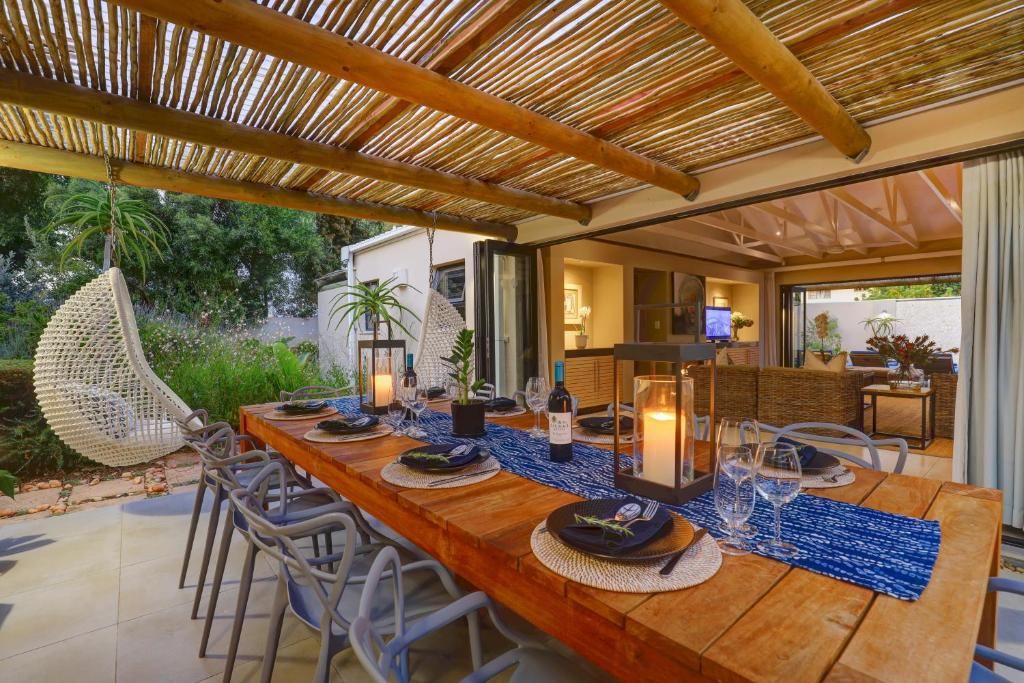 Scallop Guest Lodge dining area