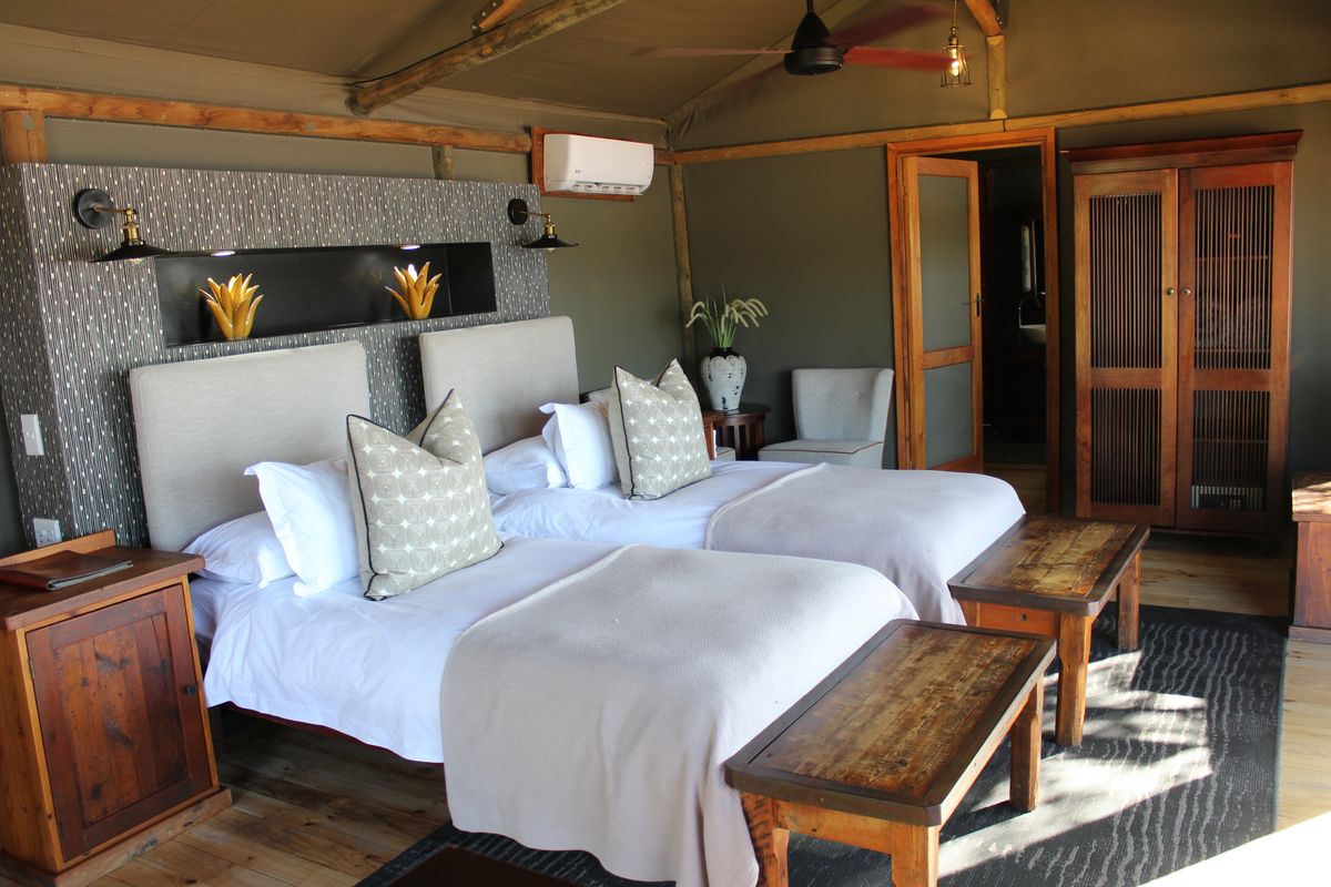 Buffelsdrift Game Lodge room
