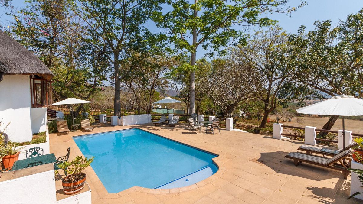 Rissington Inn pool