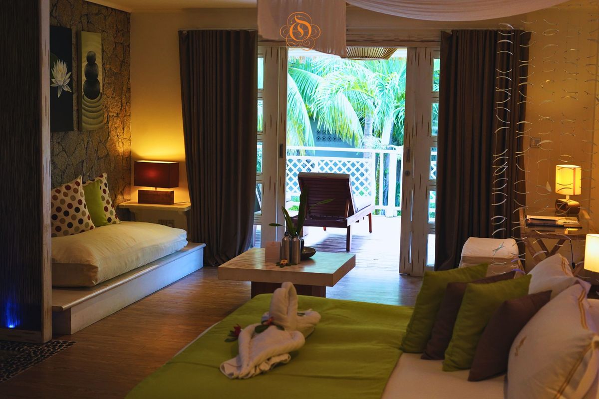 Le Domaine de l'Orangeraie garden room