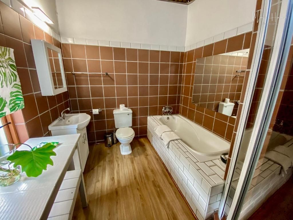 Lidiko Lodge bath2