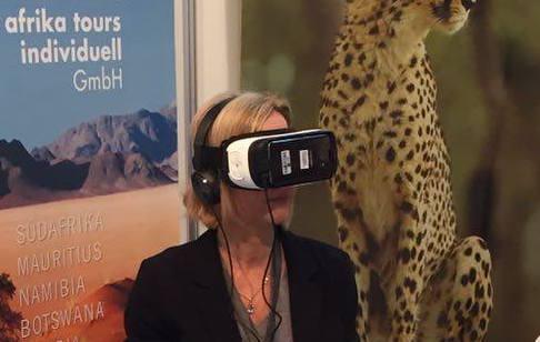 Kunden von afrika tours individuell mit VR-Headset