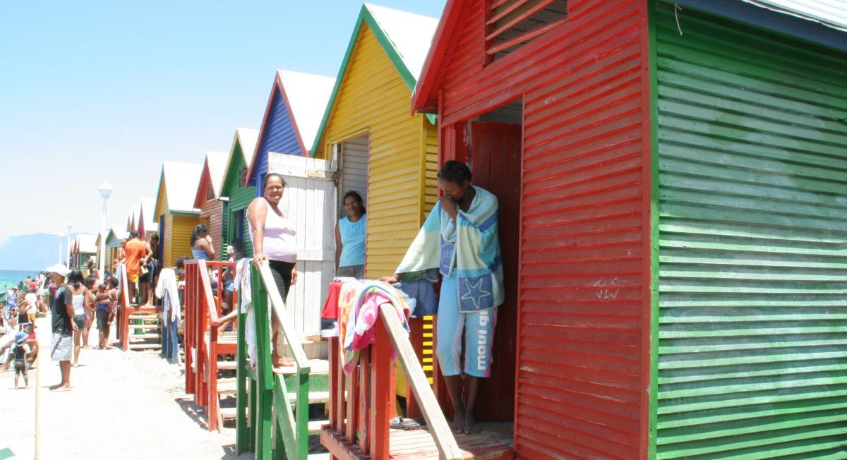bunte Strandhäuser in Kapstadt