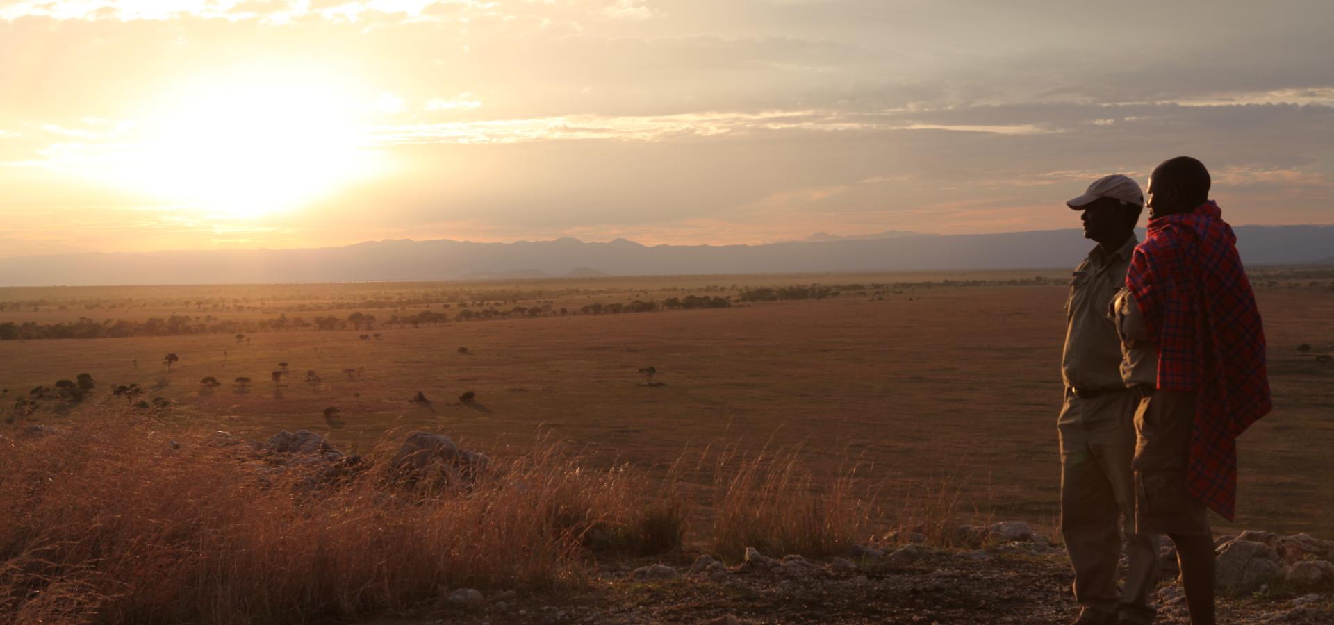 Lassen Sie in den Naturparadiesen Tanzanias wunderschöne afrikanische Sonnenuntergänge auf sich wirken